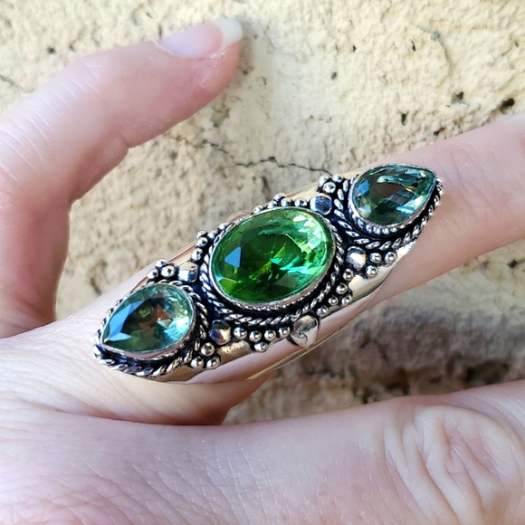 New Tsavorite 925 Silver Statement Ring. - Picture 3 of 16